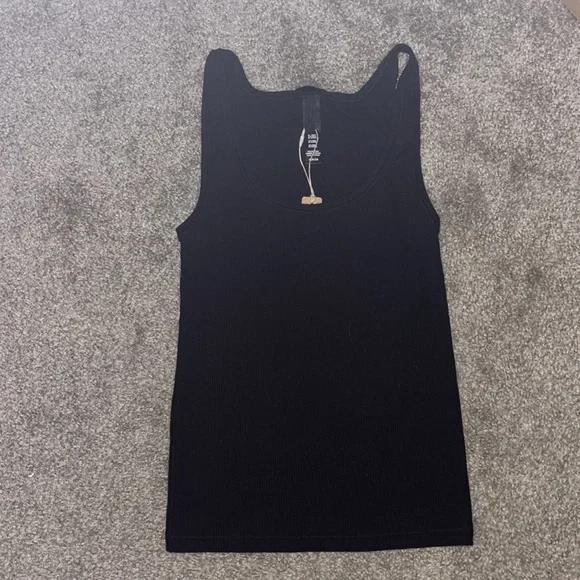 Skims Soft Lounge Tank - Picture 5 of 6